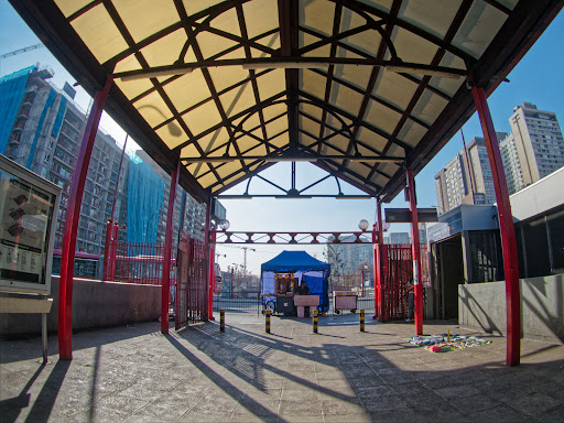 banco Estación Metro Santa Ana